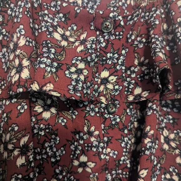 Maroon buttoned ruffled blouse - Picture 2 of 3